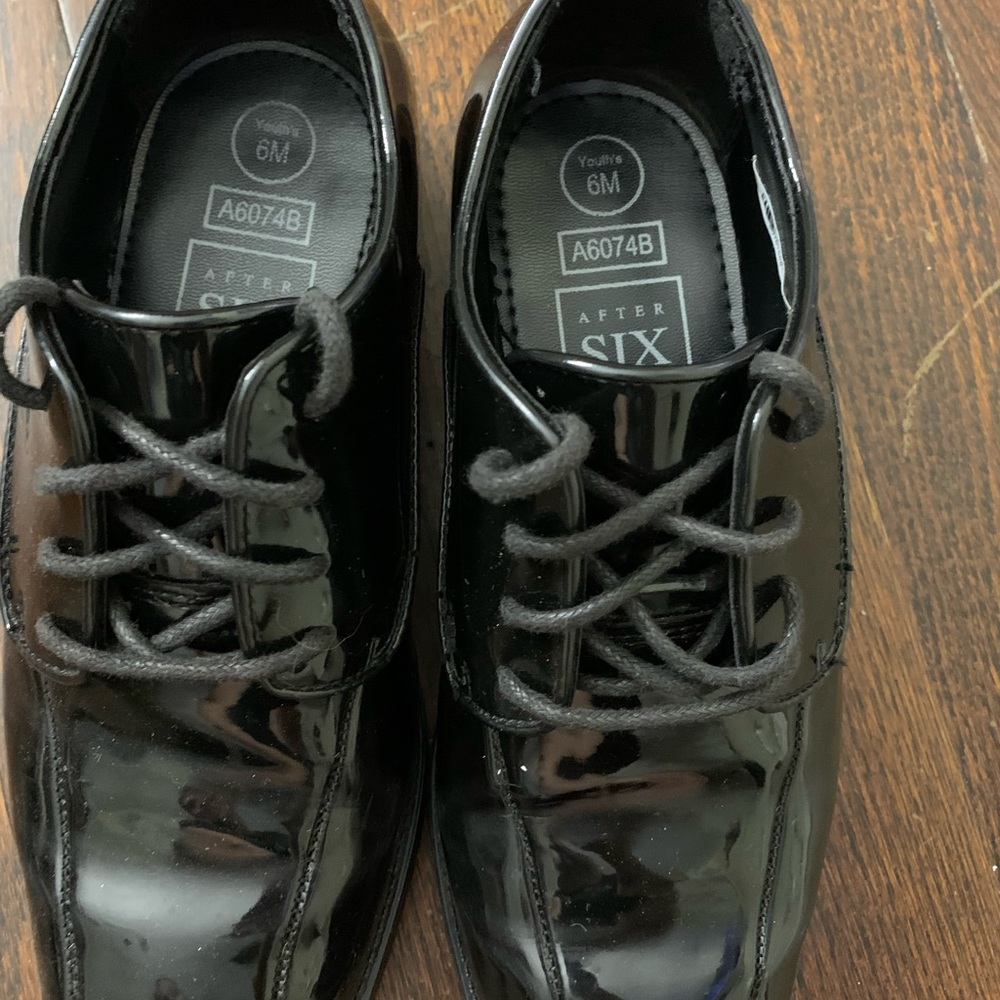 Shoes - Picture 2 of 4